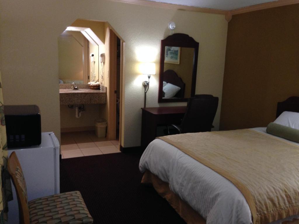 Americas Best Value Inn North Port Chambre photo