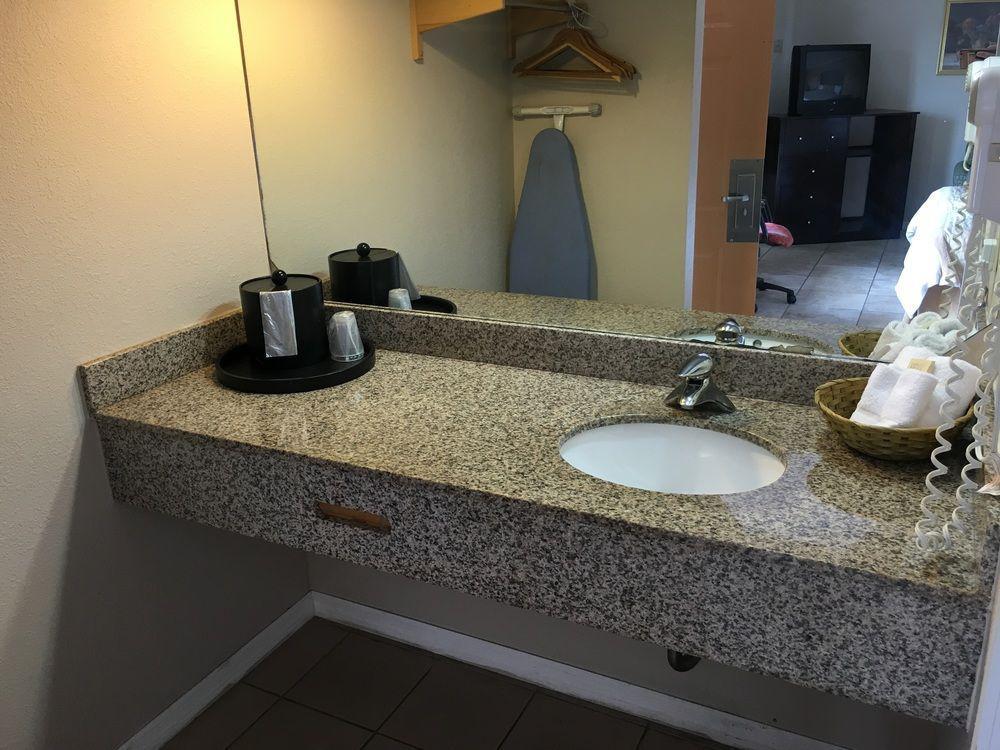 Americas Best Value Inn North Port Extérieur photo