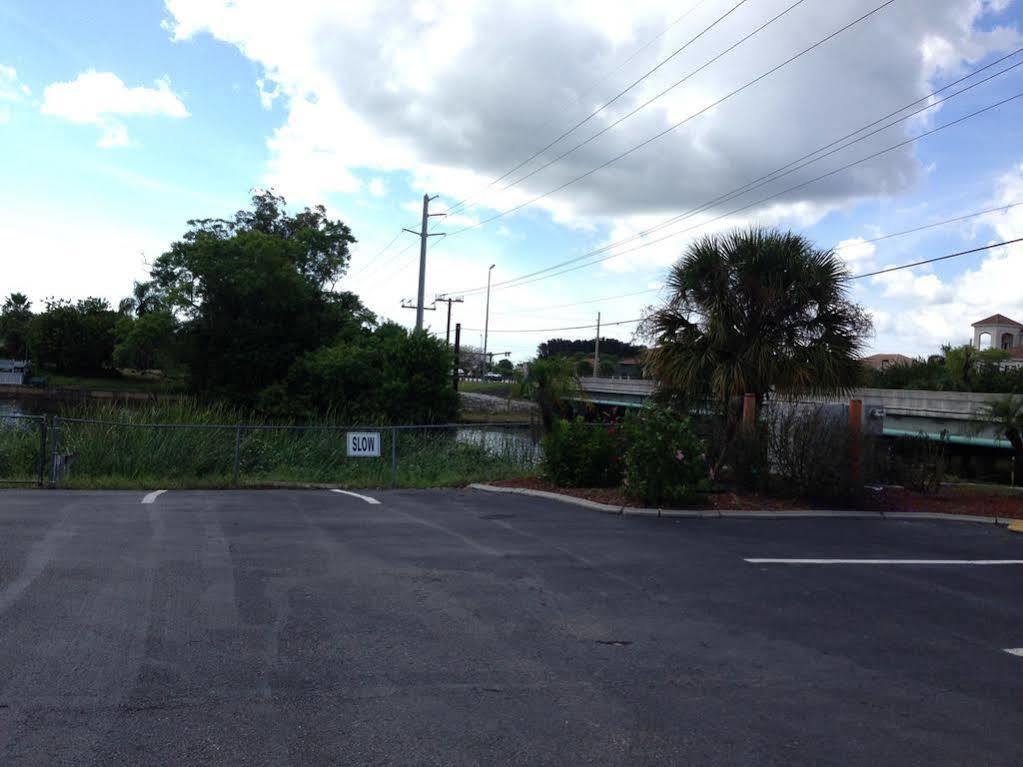 Americas Best Value Inn North Port Extérieur photo